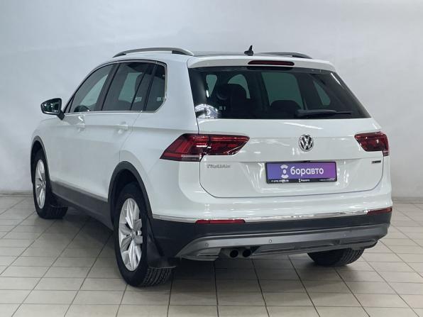 Volkswagen Tiguan II с пробегом 2018 года, цена 2 149 000 рублей, 221876 км, внедорожник, Автокод Объявления