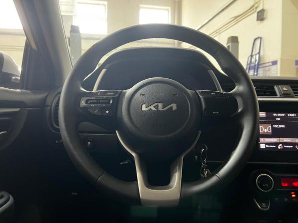 Kia Rio IV Рестайлинг с пробегом 2022 года, цена 1 590 000 рублей, 160964 км, хэтчбек, Автокод Объявления
