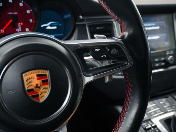 Porsche Macan I Рестайлинг с пробегом 2018 года, цена 3 450 000 рублей, 142262 км, внедорожник, Автокод Объявления