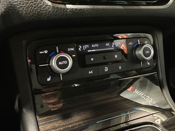 Volkswagen Touareg II Рестайлинг с пробегом 2015 года, цена 2 970 000 рублей, 204603 км, внедорожник, Автокод Объявления