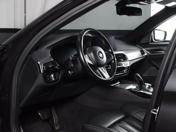 BMW 5 серии VII (G30/G31/G38) с пробегом 2018 года, цена 4 084 995 рублей, 104754 км, седан, Автокод Объявления