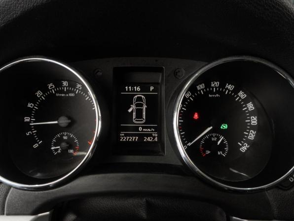 Skoda Yeti I с пробегом 2013 года, цена 799 000 рублей, 227277 км, внедорожник, Автокод Объявления