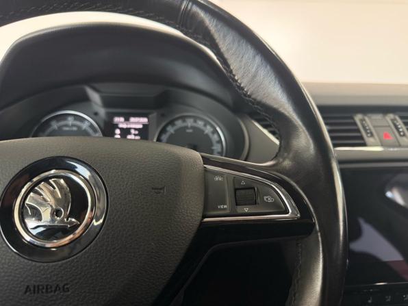 Skoda Octavia III (A7) Рестайлинг с пробегом 2018 года, цена 1 879 000 рублей, 145350 км, лифтбек, Автокод Объявления