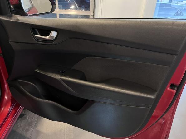 Hyundai Solaris II с пробегом 2018 года, цена 1 025 000 рублей, 213589 км, седан, Автокод Объявления