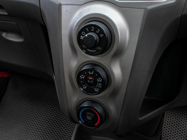 Toyota Vitz II (XP90) с пробегом 2010 года, цена 695 000 рублей, 157015 км, хэтчбек, Автокод Объявления