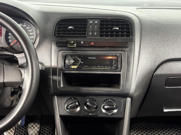 Volkswagen Polo V с пробегом 2014 года, цена 650 000 рублей, 213239 км, седан, Автокод Объявления