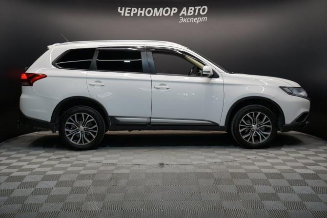 Mitsubishi Outlander III Рестайлинг 2 с пробегом 2016 года, цена 1 890 000 рублей, 158000 км, внедорожник, Автокод Объявления