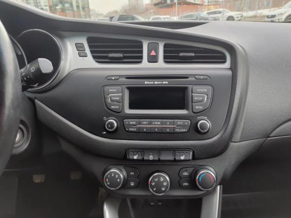 Kia Ceed II с пробегом 2015 года, цена 1 274 000 рублей, 112227 км, хэтчбек, Автокод Объявления