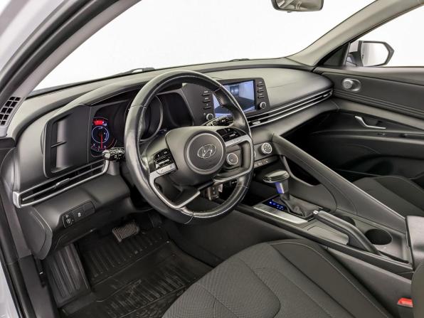 Hyundai Elantra VII (CN7) с пробегом 2022 года, цена 1 810 000 рублей, 70157 км, седан, Автокод Объявления