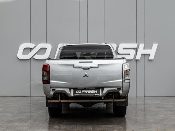 Mitsubishi L200 V с пробегом 2019 года, цена 1 750 000 рублей, 302425 км, offers.body_type.unknown, Автокод Объявления