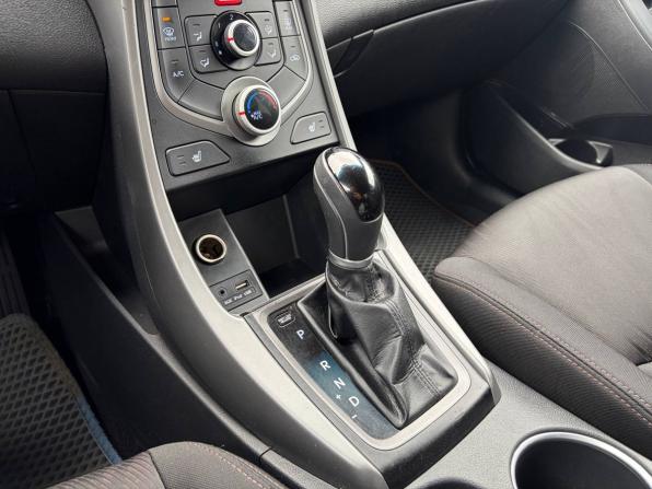 Hyundai Elantra V (MD) Рестайлинг с пробегом 2015 года, цена 775 000 рублей, 342000 км, седан, Автокод Объявления