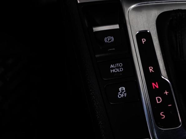 Volkswagen Passat B7 с пробегом 2012 года, цена 1 089 000 рублей, 180973 км, седан, Автокод Объявления