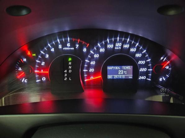 Toyota Camry VI (XV40) Рестайлинг с пробегом 2010 года, цена 1 037 000 рублей, 241416 км, седан, Автокод Объявления