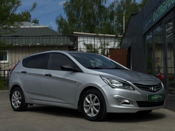 Hyundai Solaris I Рестайлинг с пробегом 2015 года, цена 899 000 рублей, 90000 км, хэтчбек, Автокод Объявления
