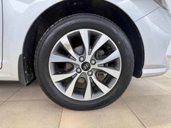 Hyundai Solaris II Рестайлинг с пробегом 2021 года, цена 1 800 000 рублей, 44697 км, седан, Автокод Объявления