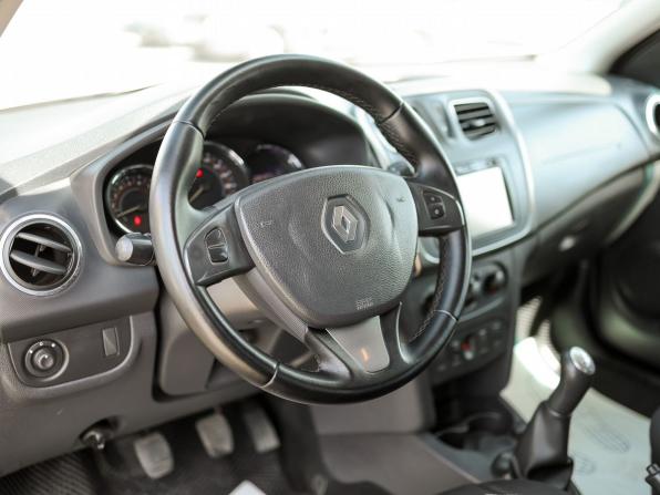 Renault Sandero II с пробегом 2014 года, цена 899 000 рублей, 108407 км, хэтчбек, Автокод Объявления