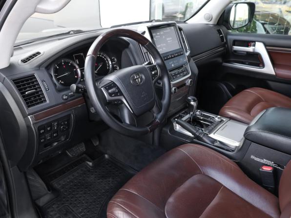 Toyota Land Cruiser 200 Series Рестайлинг 2 с пробегом 2018 года, цена 5 198 000 рублей, 261815 км, внедорожник, Автокод Объявления