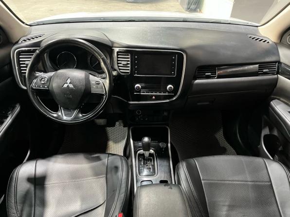 Mitsubishi Outlander III Рестайлинг 3 с пробегом 2020 года, цена 1 650 000 рублей, 168326 км, внедорожник, Автокод Объявления