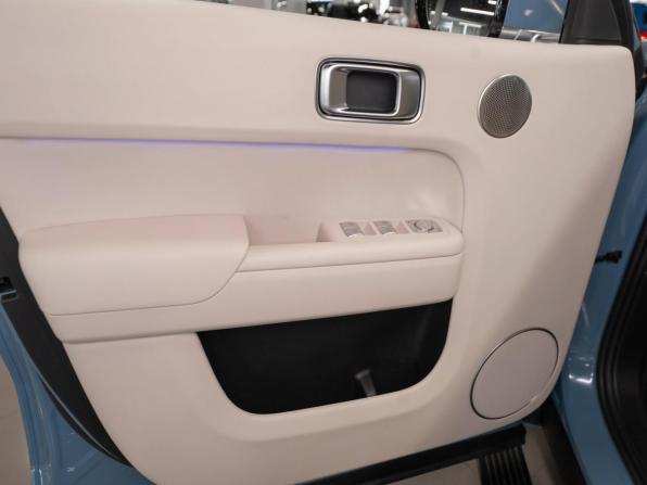 Li Auto (Lixiang) L9 I с пробегом 2023 года, цена 6 420 000 рублей, 48721 км, внедорожник, Автокод Объявления