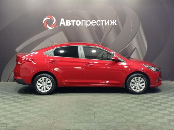 Hyundai Solaris II Рестайлинг с пробегом 2021 года, цена 1 620 000 рублей, 46000 км, седан, Автокод Объявления