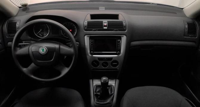 Skoda Octavia II (A5) Рестайлинг с пробегом 2012 года, цена 719 000 рублей, 117000 км, лифтбек, Автокод Объявления