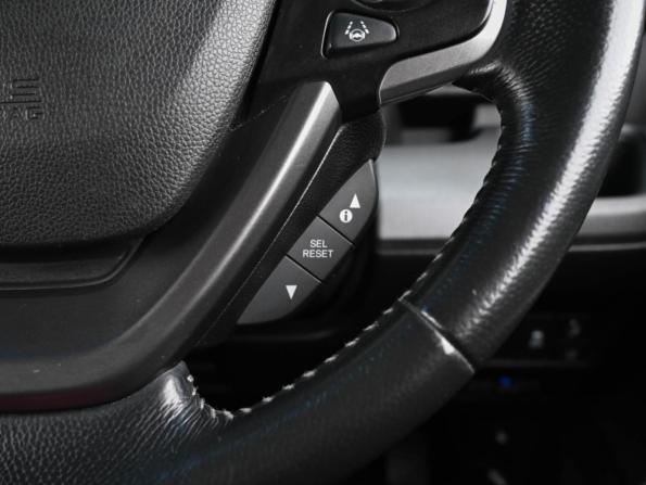 Honda Stepwgn V с пробегом 2015 года, цена 1 989 000 рублей, 104698 км, минивэн, Автокод Объявления