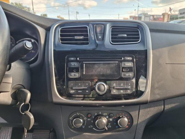 Renault Logan II с пробегом 2016 года, цена 690 000 рублей, 127975 км, седан, Автокод Объявления