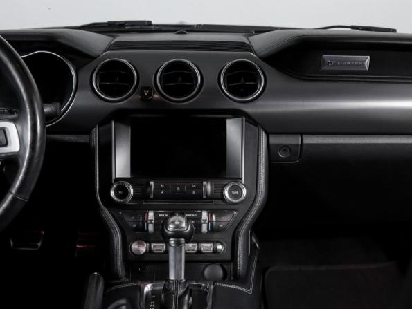 Ford Mustang VI Рестайлинг с пробегом 2018 года, цена 3 190 000 рублей, 137155 км, кабриолет, Автокод Объявления