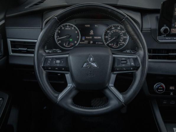 Mitsubishi Outlander IV с пробегом 2022 года, цена 3 699 000 рублей, 53000 км, внедорожник, Автокод Объявления