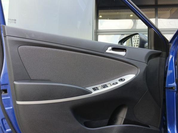 Hyundai Solaris I с пробегом 2013 года, цена 929 000 рублей, 92805 км, седан, Автокод Объявления