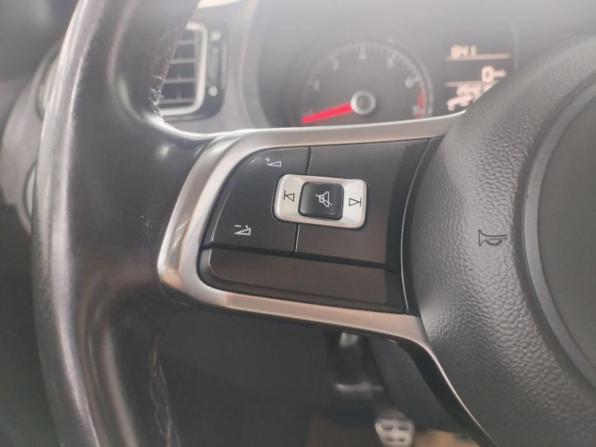 Volkswagen Polo V Рестайлинг с пробегом 2018 года, цена 799 900 рублей, 254218 км, седан, Автокод Объявления