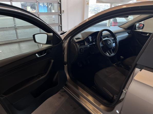 Skoda Rapid I Рестайлинг с пробегом 2018 года, цена 1 350 000 рублей, 109393 км, лифтбек, Автокод Объявления