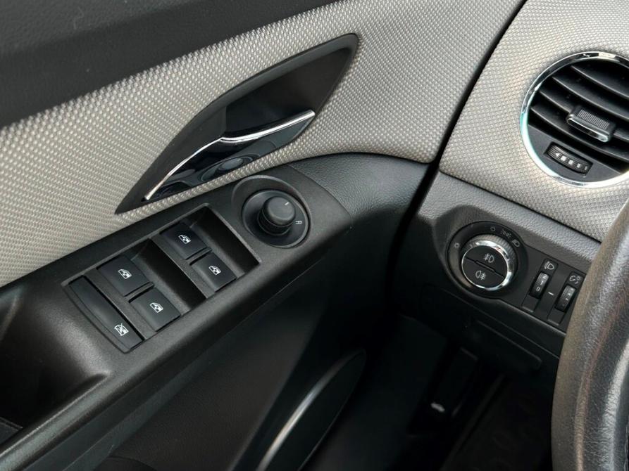 Chevrolet Cruze I Рестайлинг Санкт-Петербург  - изображение 17