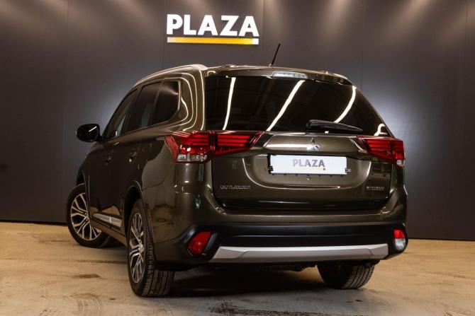 Mitsubishi Outlander III Рестайлинг 2 с пробегом 2015 года, цена 1 679 000 рублей, 181724 км, внедорожник, Автокод Объявления