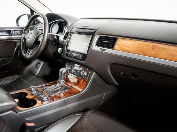 Volkswagen Touareg II с пробегом 2011 года, цена 1 695 000 рублей, 259966 км, внедорожник, Автокод Объявления