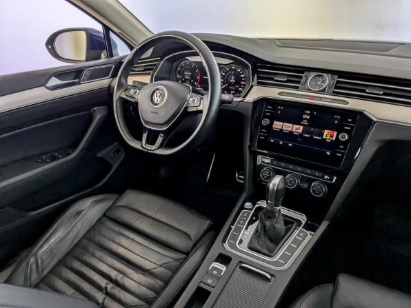 Volkswagen Passat B8 с пробегом 2019 года, цена 2 400 000 рублей, 128087 км, седан, Автокод Объявления