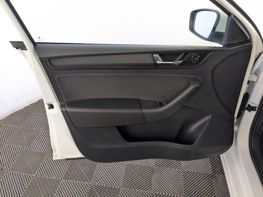 Skoda Rapid I Рестайлинг Москва  - изображение 18