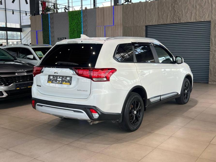 Mitsubishi Outlander III Рестайлинг 2 Оренбург  - изображение 4