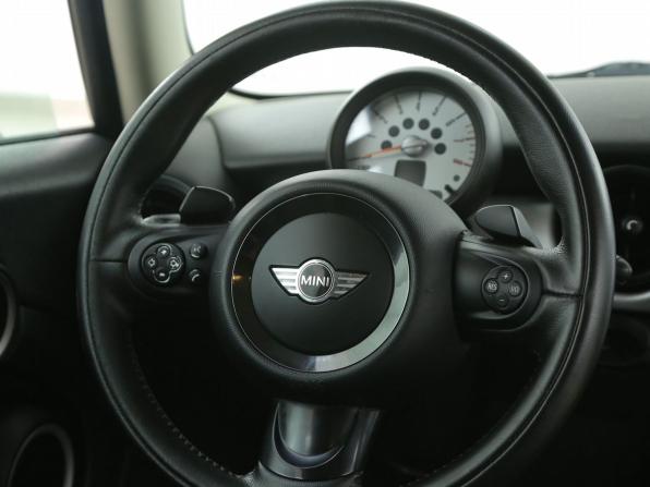 Mini Hatch II (R56) Рестайлинг с пробегом 2011 года, цена 791 000 рублей, 218000 км, хэтчбек, Автокод Объявления