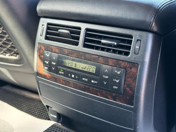 Toyota Land Cruiser 200 Series Рестайлинг 1 с пробегом 2012 года, цена 3 930 000 рублей, 219761 км, внедорожник, Автокод Объявления
