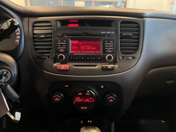 Kia Rio II Рестайлинг с пробегом 2011 года, цена 640 000 рублей, 147525 км, хэтчбек, Автокод Объявления