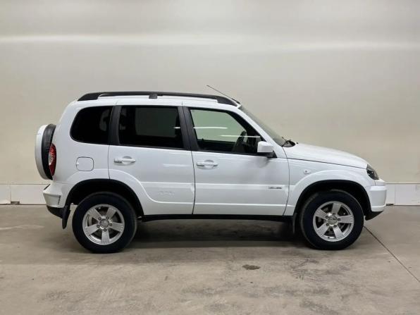 Chevrolet Niva I Рестайлинг с пробегом 2018 года, цена 729 000 рублей, 120000 км, внедорожник, Автокод Объявления