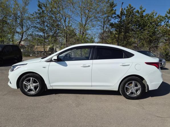 Hyundai Solaris II с пробегом 2017 года, цена 1 350 000 рублей, 134303 км, седан, Автокод Объявления