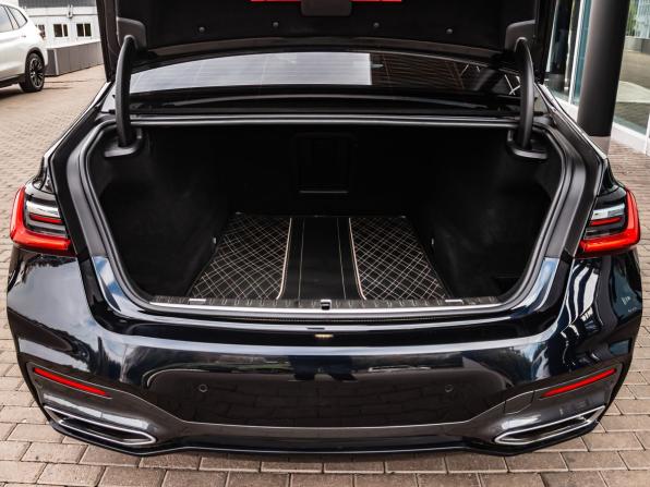 BMW 7 серии VI (G11/G12) Рестайлинг с пробегом 2019 года, цена 5 890 000 рублей, 98398 км, седан, Автокод Объявления