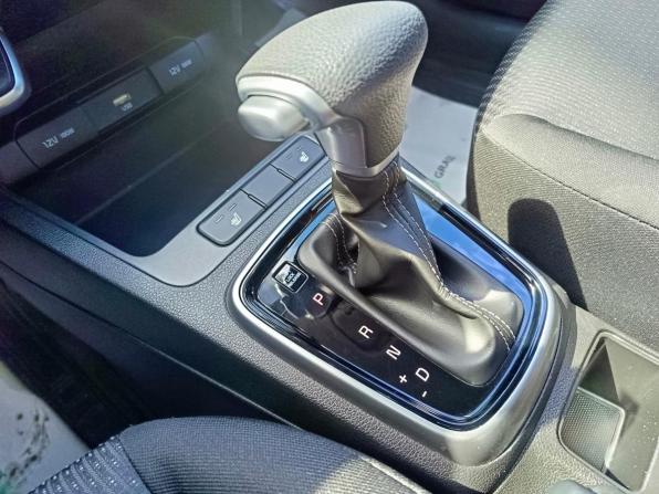 Kia Rio IV Рестайлинг с пробегом 2021 года, цена 1 754 995 рублей, 62763 км, седан, Автокод Объявления
