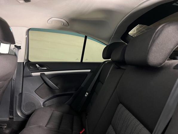 Skoda Octavia II (A5) Рестайлинг с пробегом 2012 года, цена 715 000 рублей, 220000 км, лифтбек, Автокод Объявления