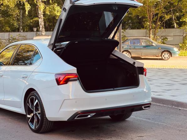 Skoda Octavia IV (A8) с пробегом 2023 года, цена 2 590 000 рублей, 61000 км, лифтбек, Автокод Объявления
