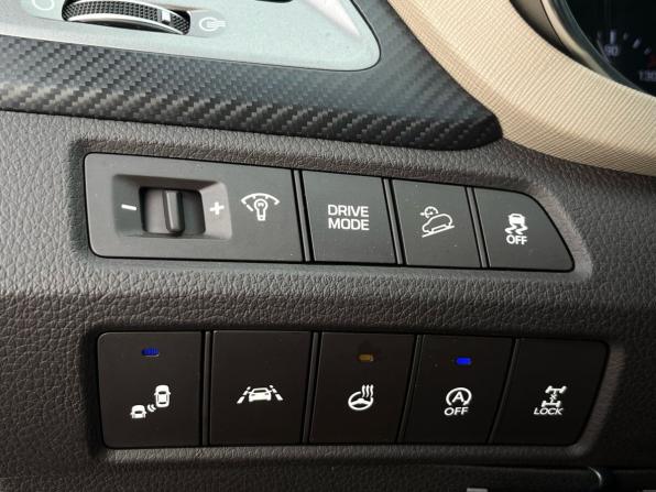 Hyundai Santa Fe III Рестайлинг с пробегом 2018 года, цена 2 390 000 рублей, 122000 км, внедорожник, Автокод Объявления