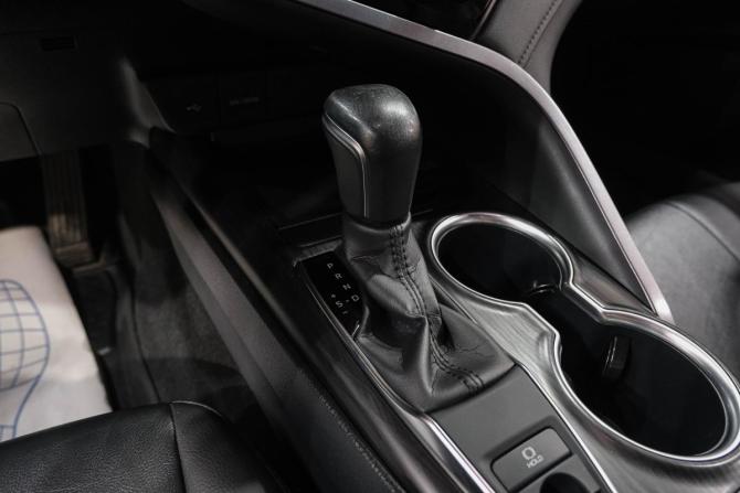 Toyota Camry VIII (XV70) Рестайлинг с пробегом 2021 года, цена 3 149 000 рублей, 65464 км, седан, Автокод Объявления