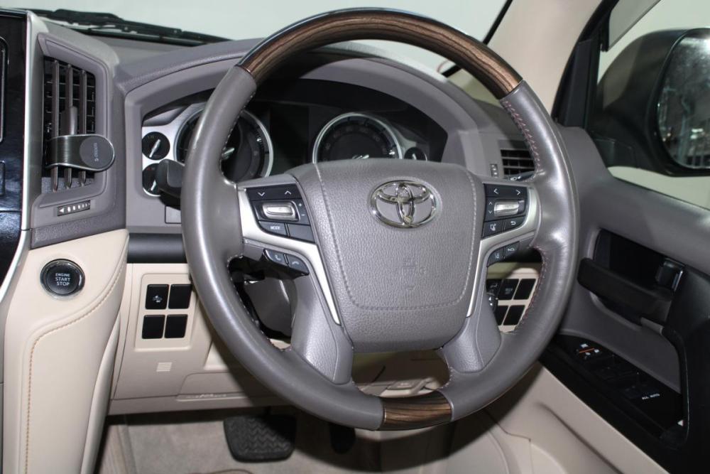 Toyota Land Cruiser 200 Series Рестайлинг 2 Владивосток  - изображение 19